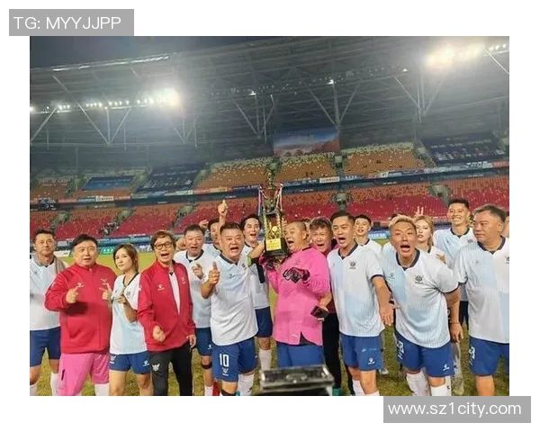 国内明星与足球明星亲密互动引发粉丝热议与关注的盛况 国内明星与足球明星亲密互动引发粉丝热议与关注的盛况