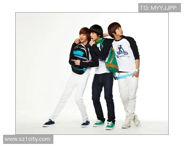 广西足球明星携手品牌拍摄广告展现青春活力与运动魅力