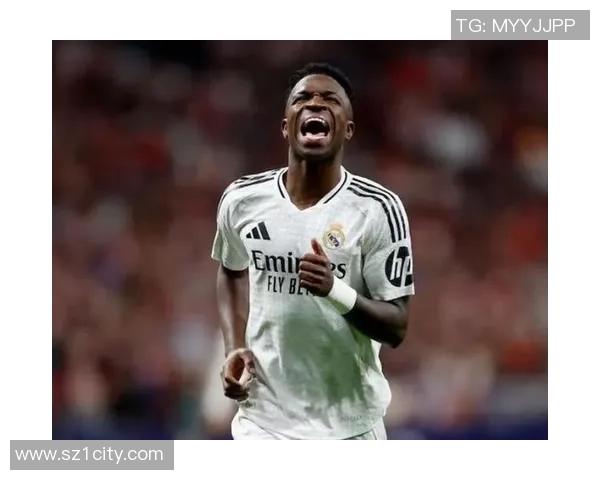 最近皇马引进多位足球明星引发球迷热议球队未来发展潜力分析